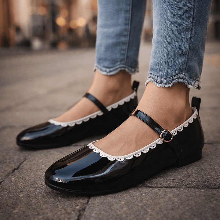 Odette Noir Flats