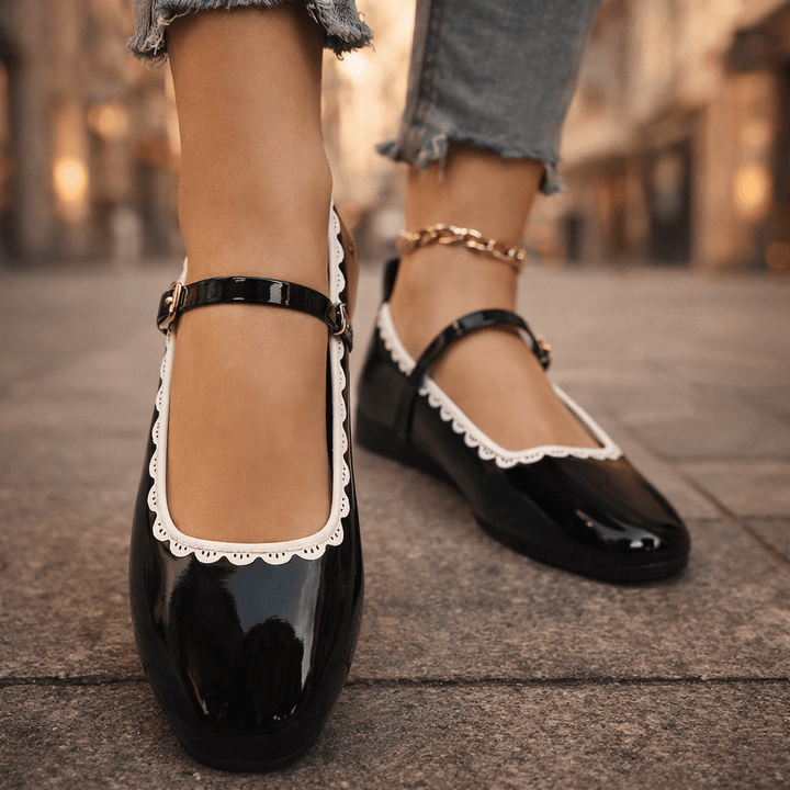 Odette Noir Flats
