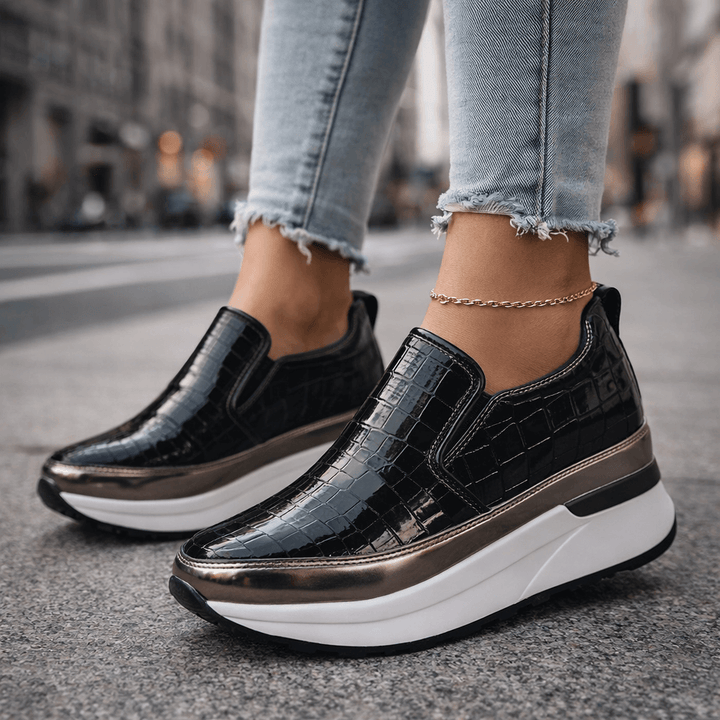 Novi Rise Sneakers